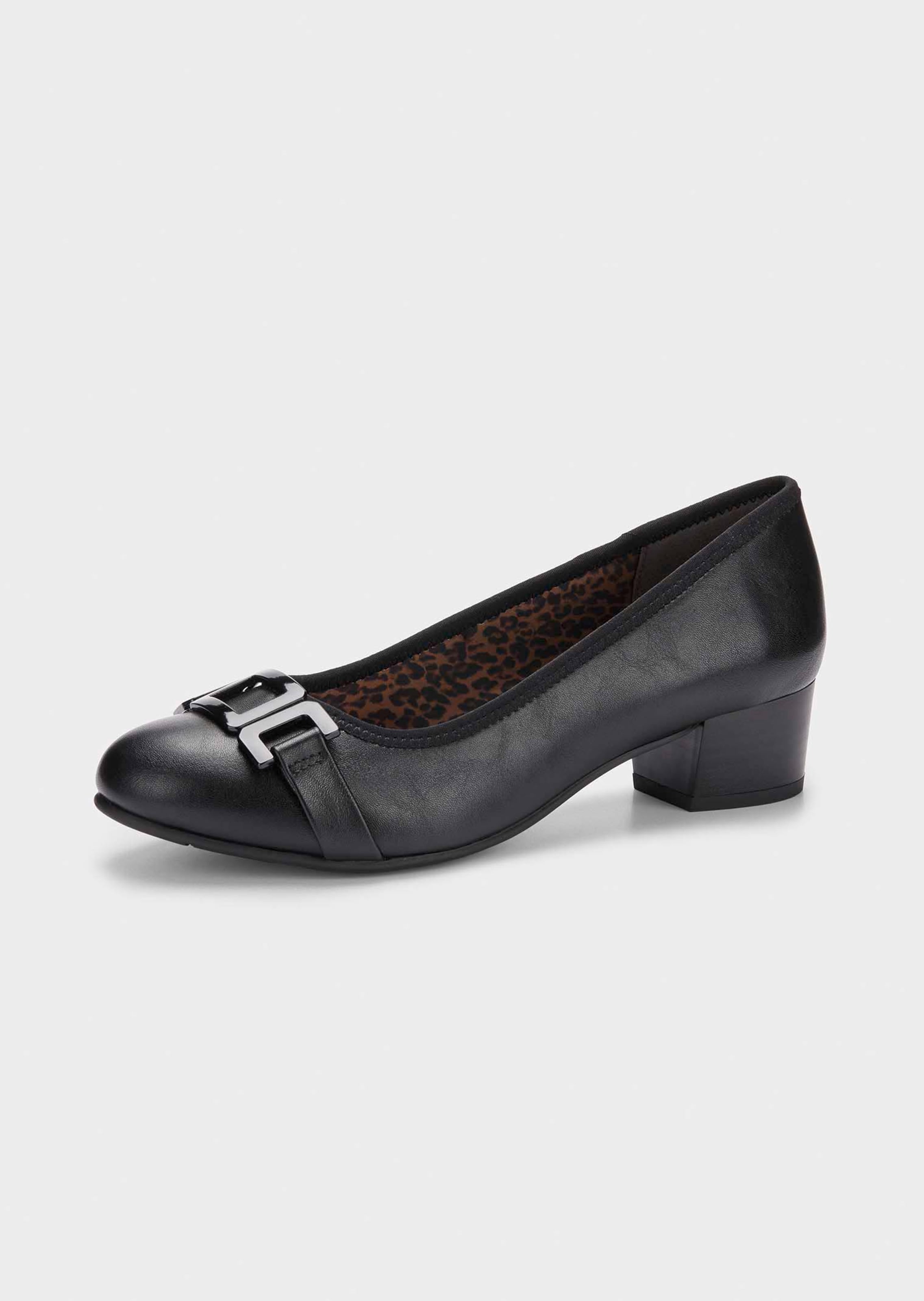 Pumps mit Zierschnalle