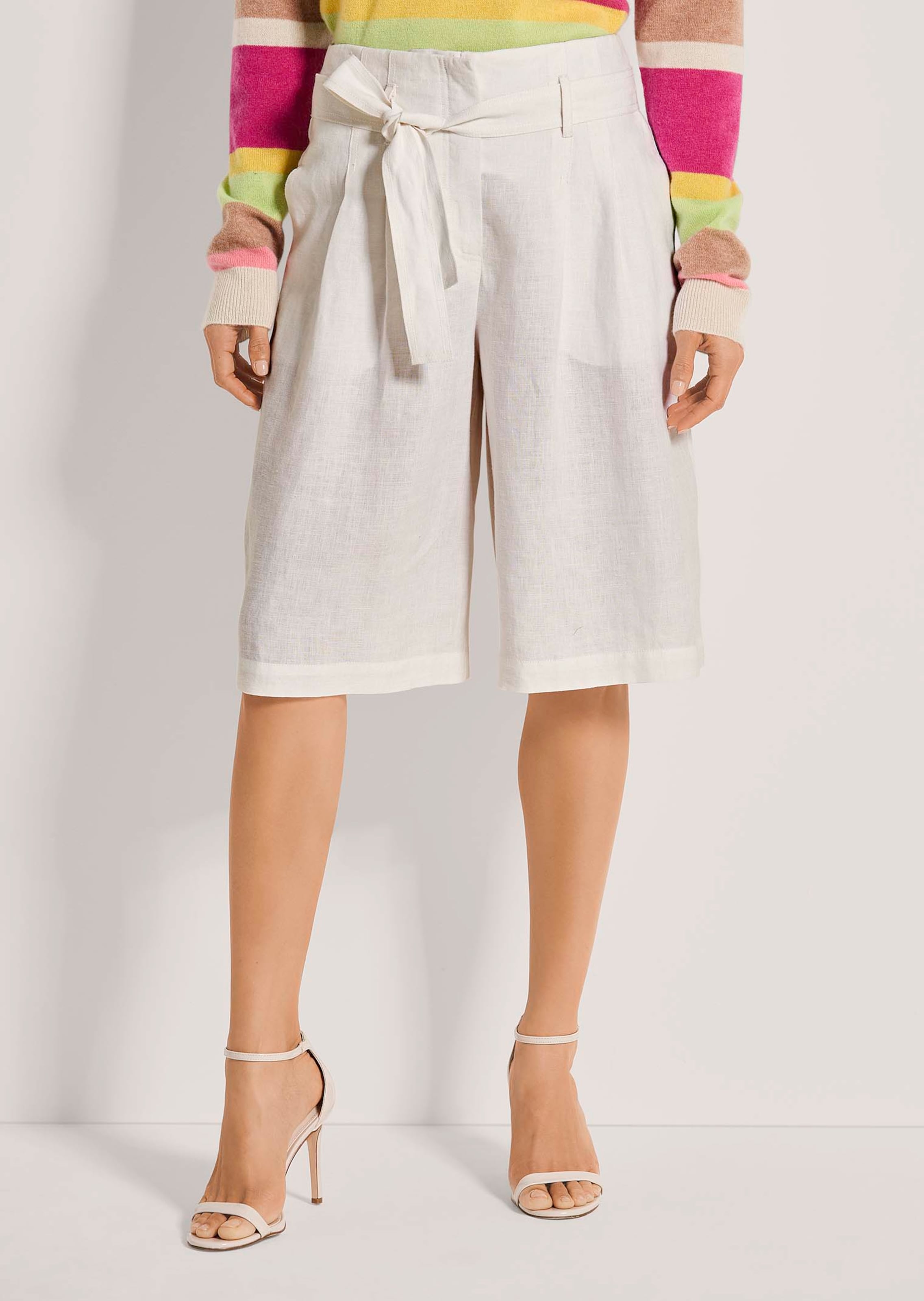 Highwaist-Bermudas aus Leinen