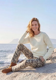 Pantalon LOUISA effet jean avec motif de feuilles thumbnail 7