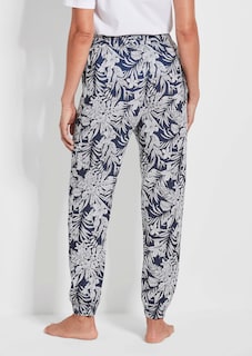Comfortable joggers with a leaf print thumbnail 4
