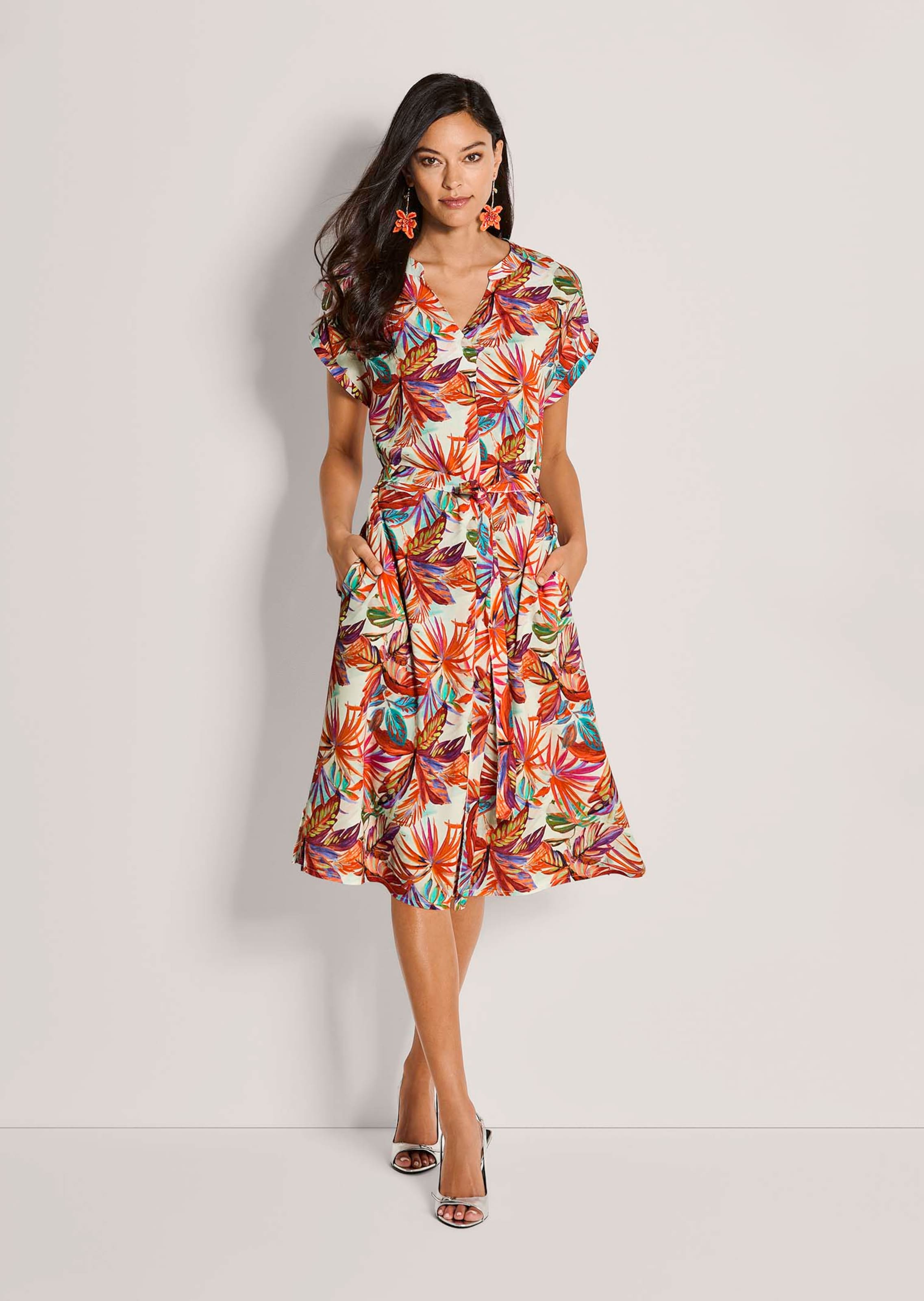 Sommerkleid mit Palmenprint