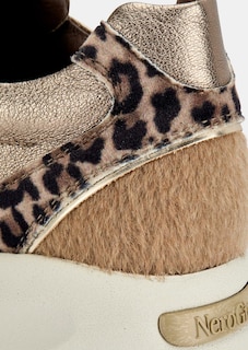 Trainers with a quick-lace fastening thumbnail 3