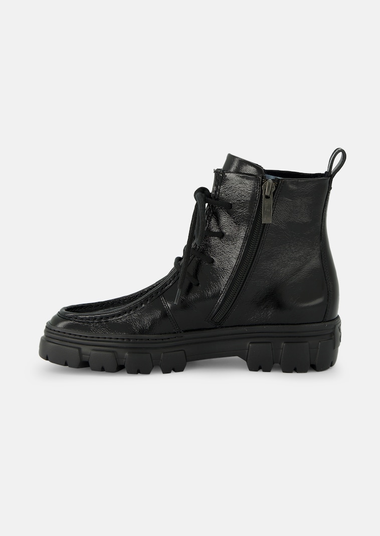 Stiefeletten im Mokassin-Stil
