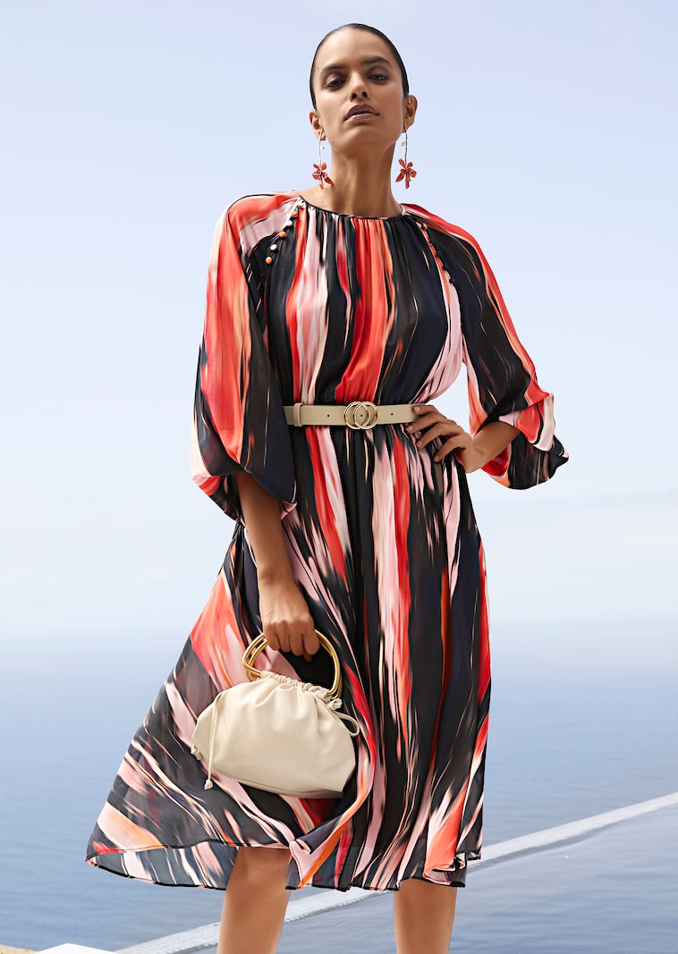 Tailliertes Midi-Kleid
