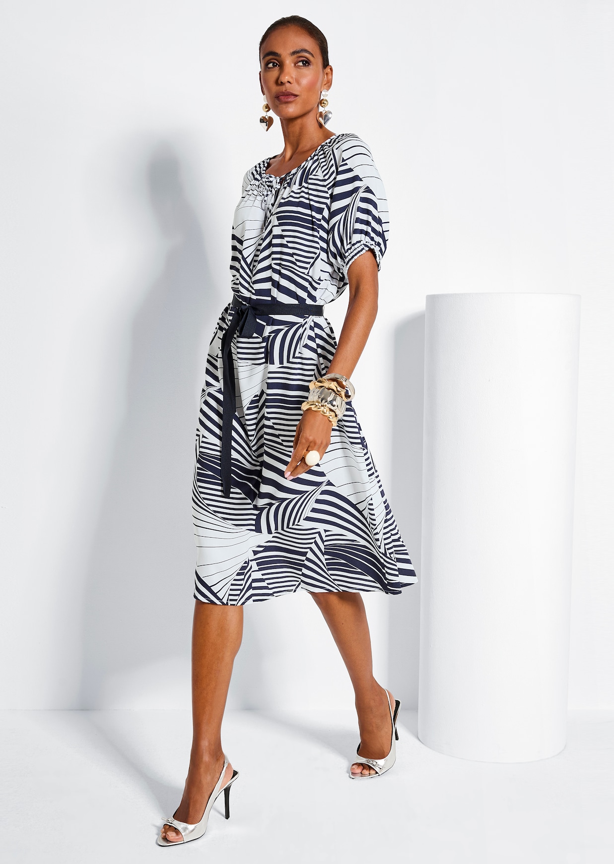 Sommerkleid in A-Linie mit Grafikprint