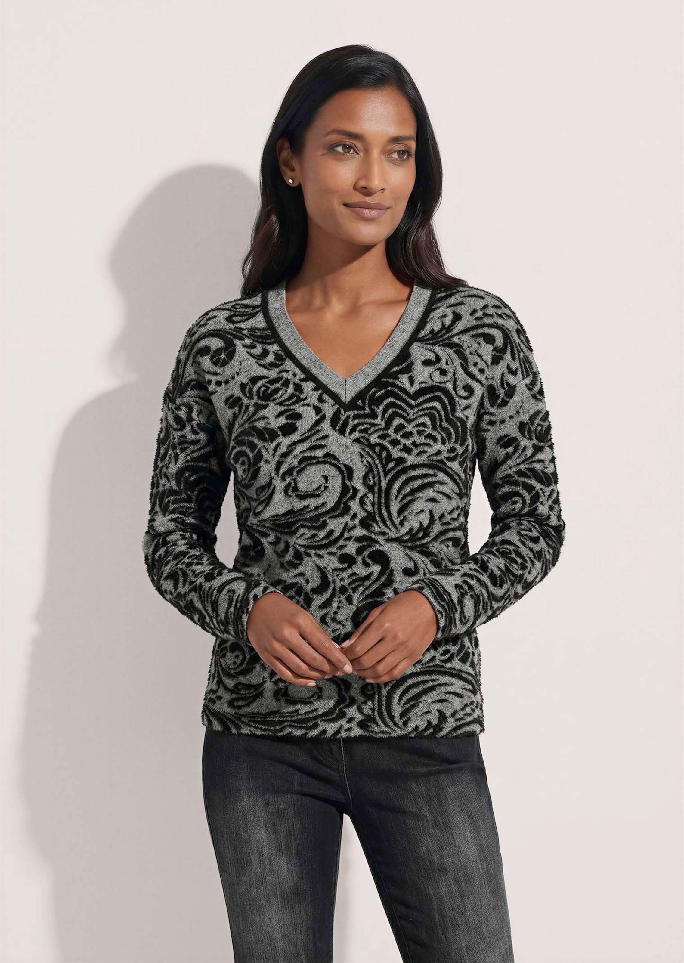 Jacquard-Pullover mit V-Ausschnitt