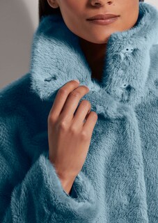 Modische Kurzjacke aus Webpelz thumbnail 6