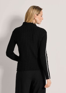 Pullover mit Stehkragen und Kontraststickerei thumbnail 4