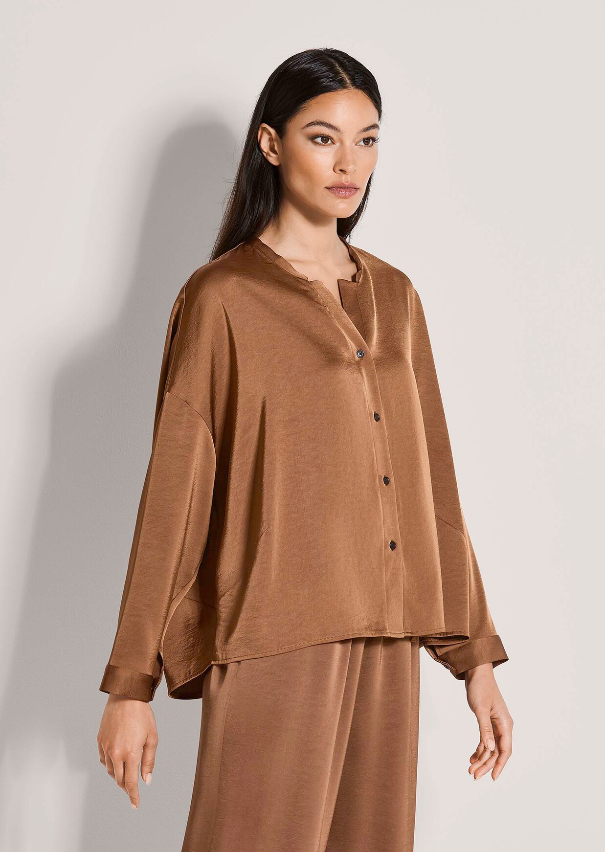 Oversize-Bluse in Satinoptik