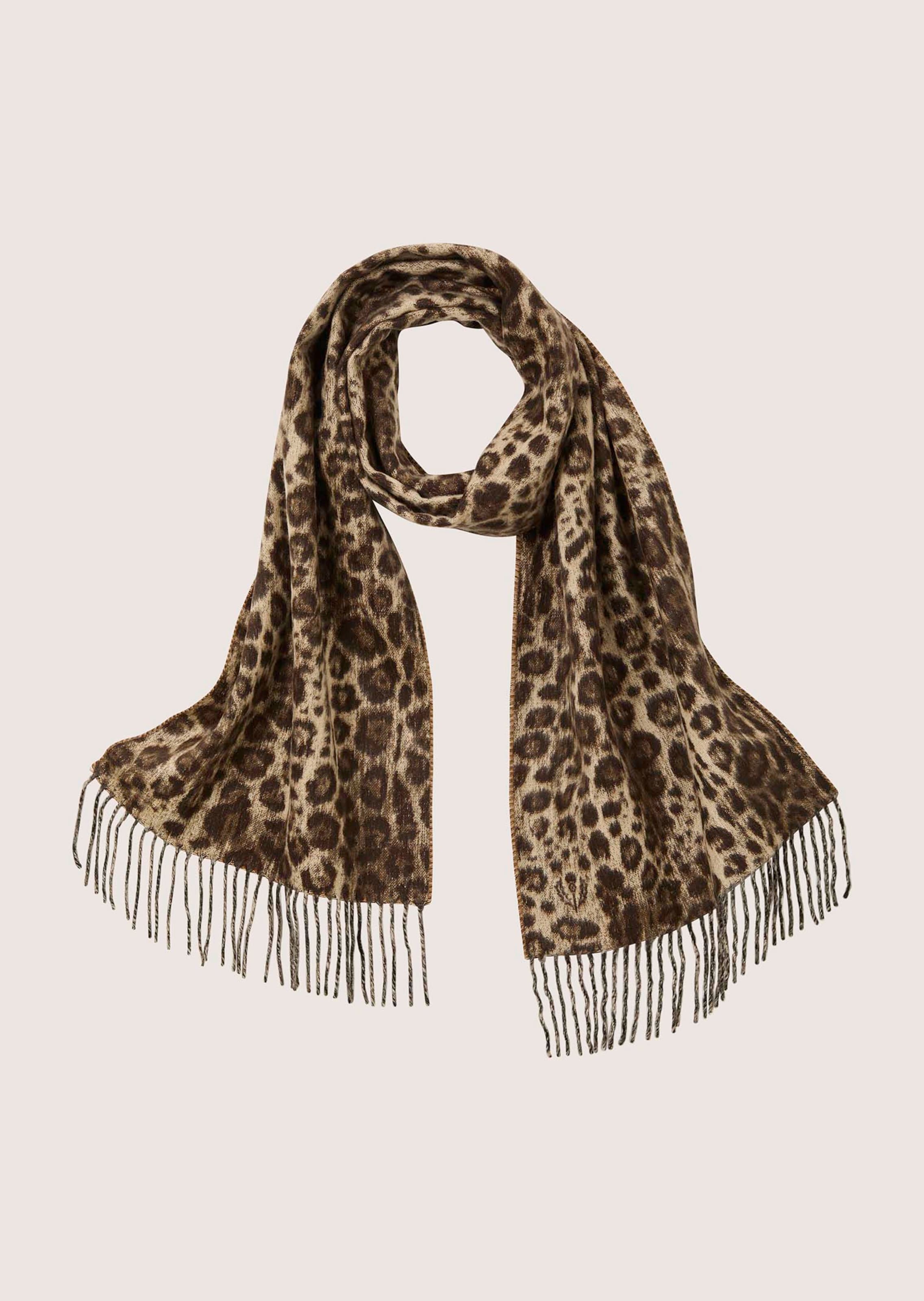 Soft leopard print scarf