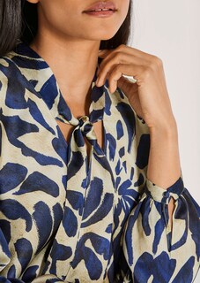 Robe thumbnail 6