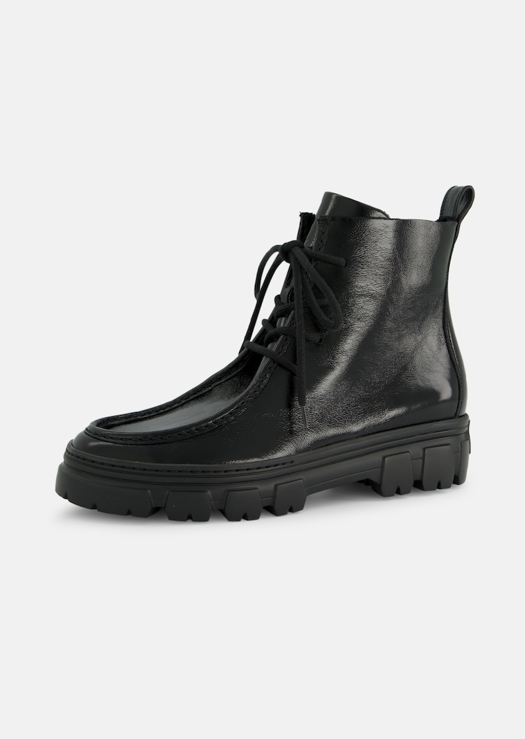 Stiefeletten im Mokassin-Stil