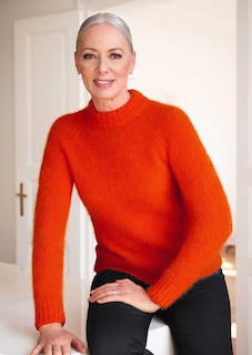 Round neck jumper with long sleeves thumbnail 1