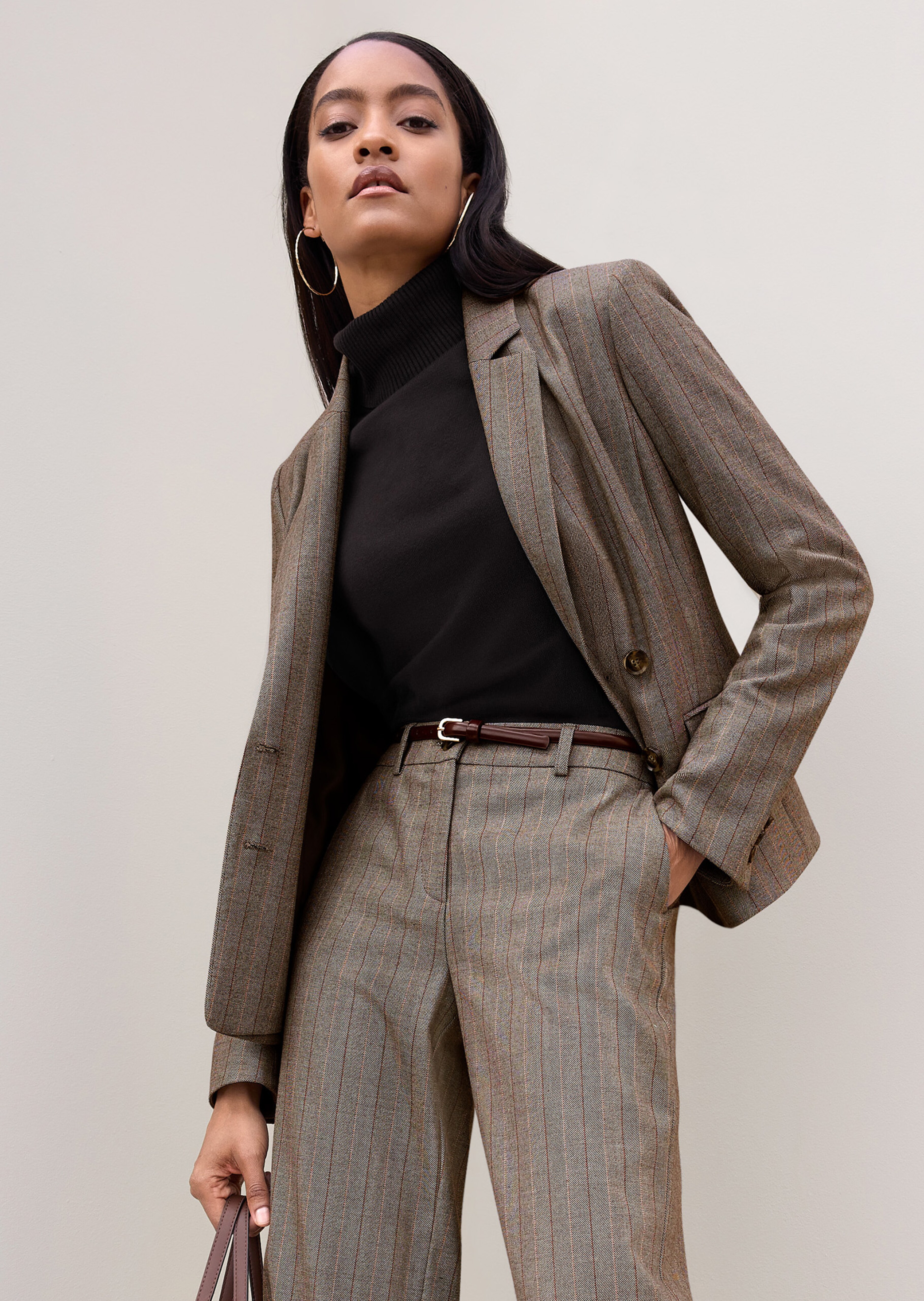 Blazer croisé à fines rayures discrètes