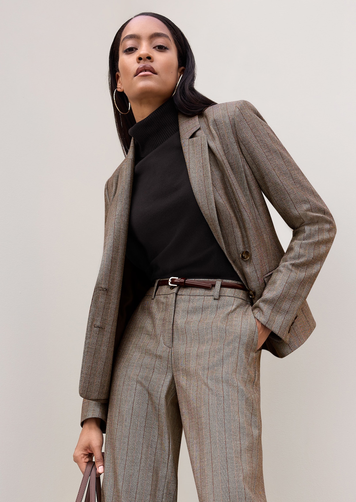 Zweireihiger Blazer mit dezenten Streifen