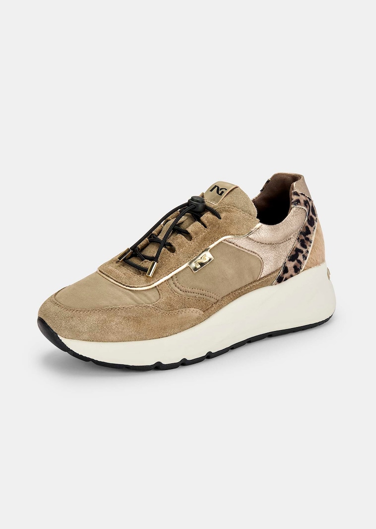 Sneaker mit Schnellschnürung