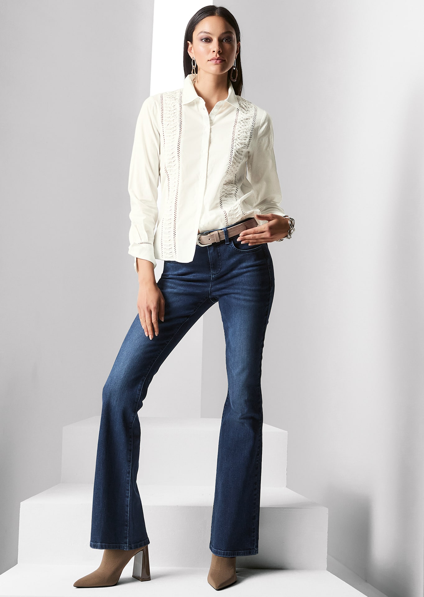 Bluse mit Cut Outs