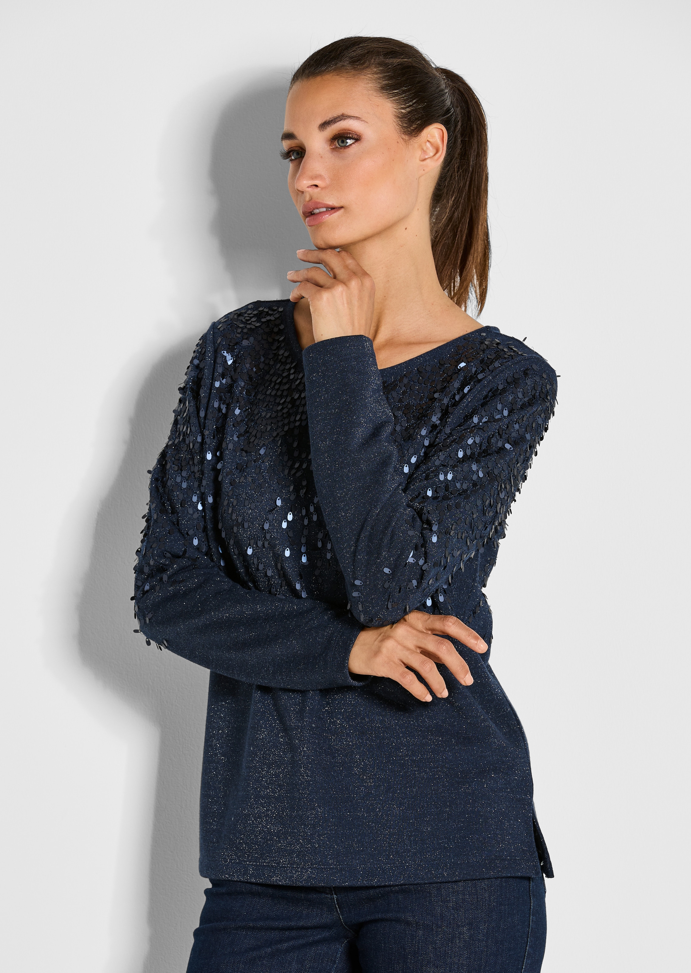 Sweatshirt mit Glanzgarn und Pailletten