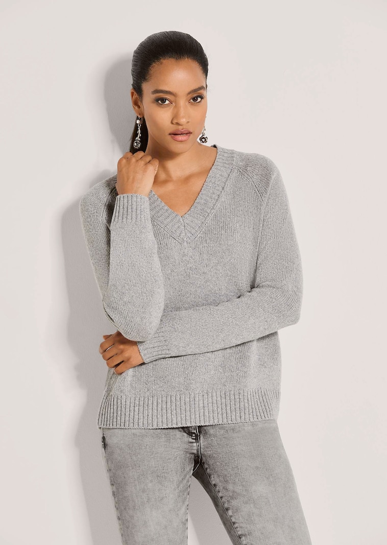 Pull en V avec cachemire et soie