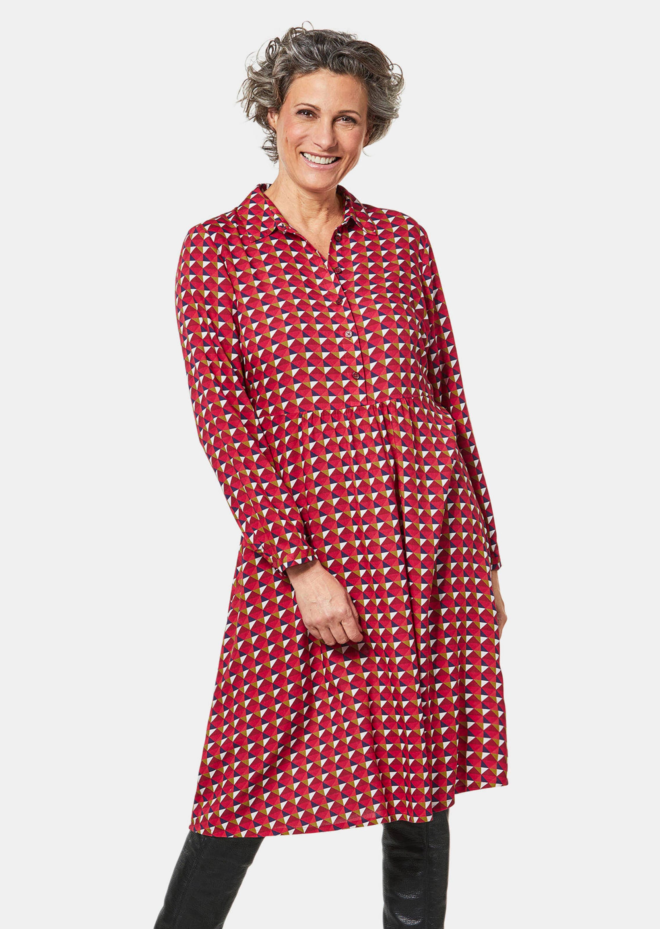 Bequemes Freizeitkleid in modischem Druck