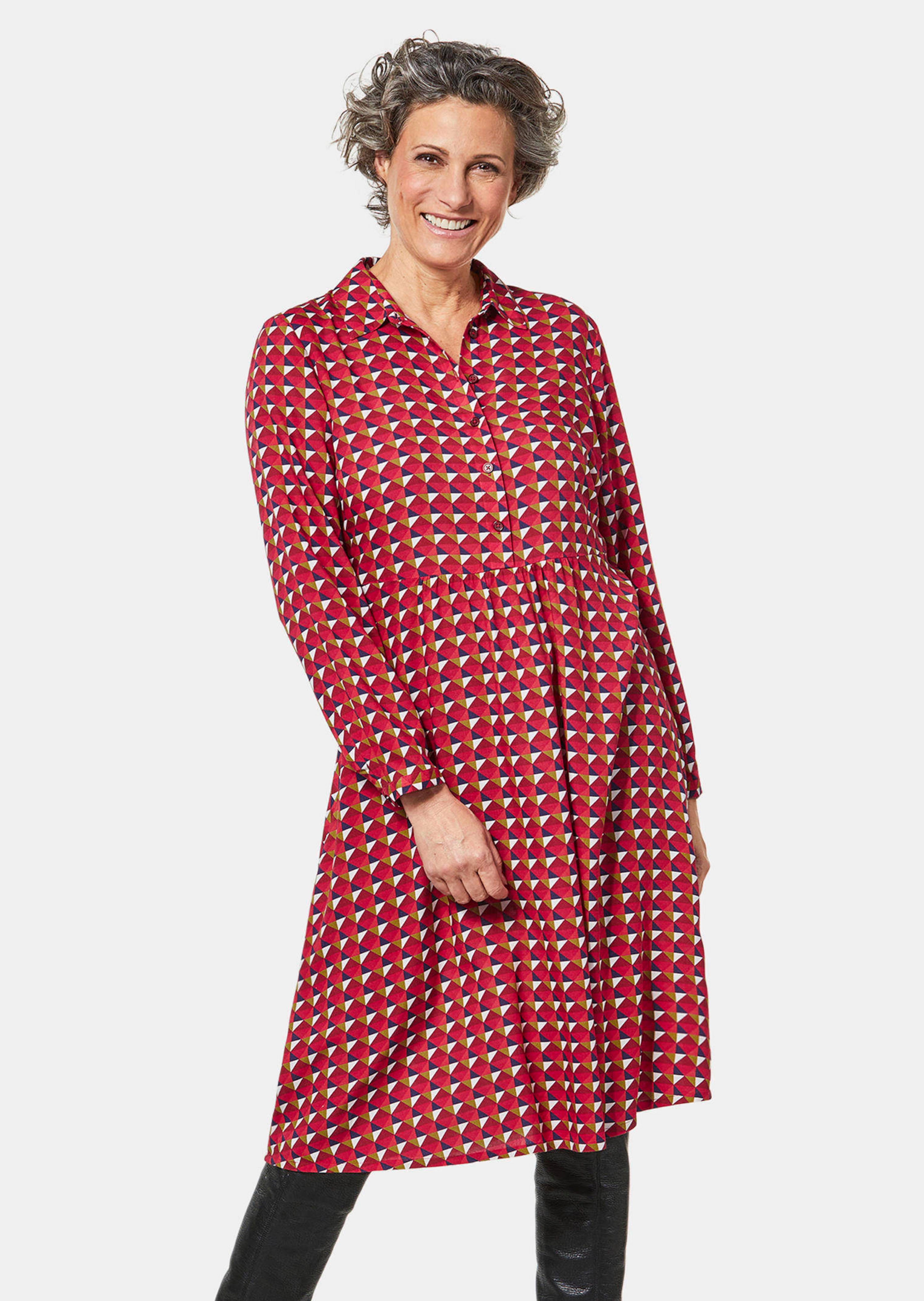 Bequemes Freizeitkleid in modischem Druck