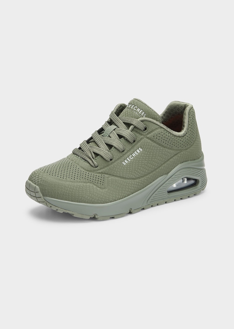Sportlicher Sneaker zum Schnüren