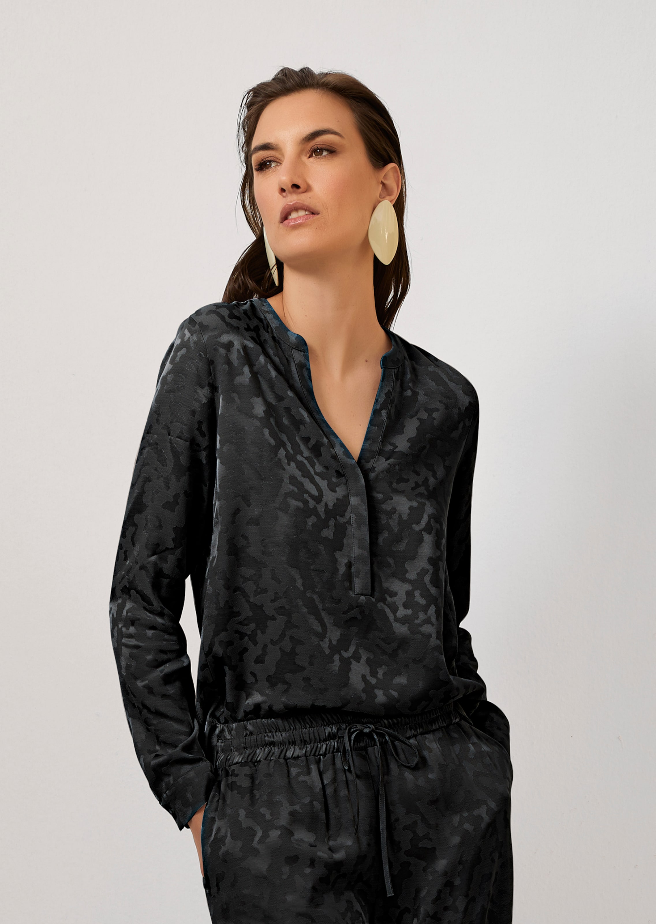 Lange Jacquard-Bluse