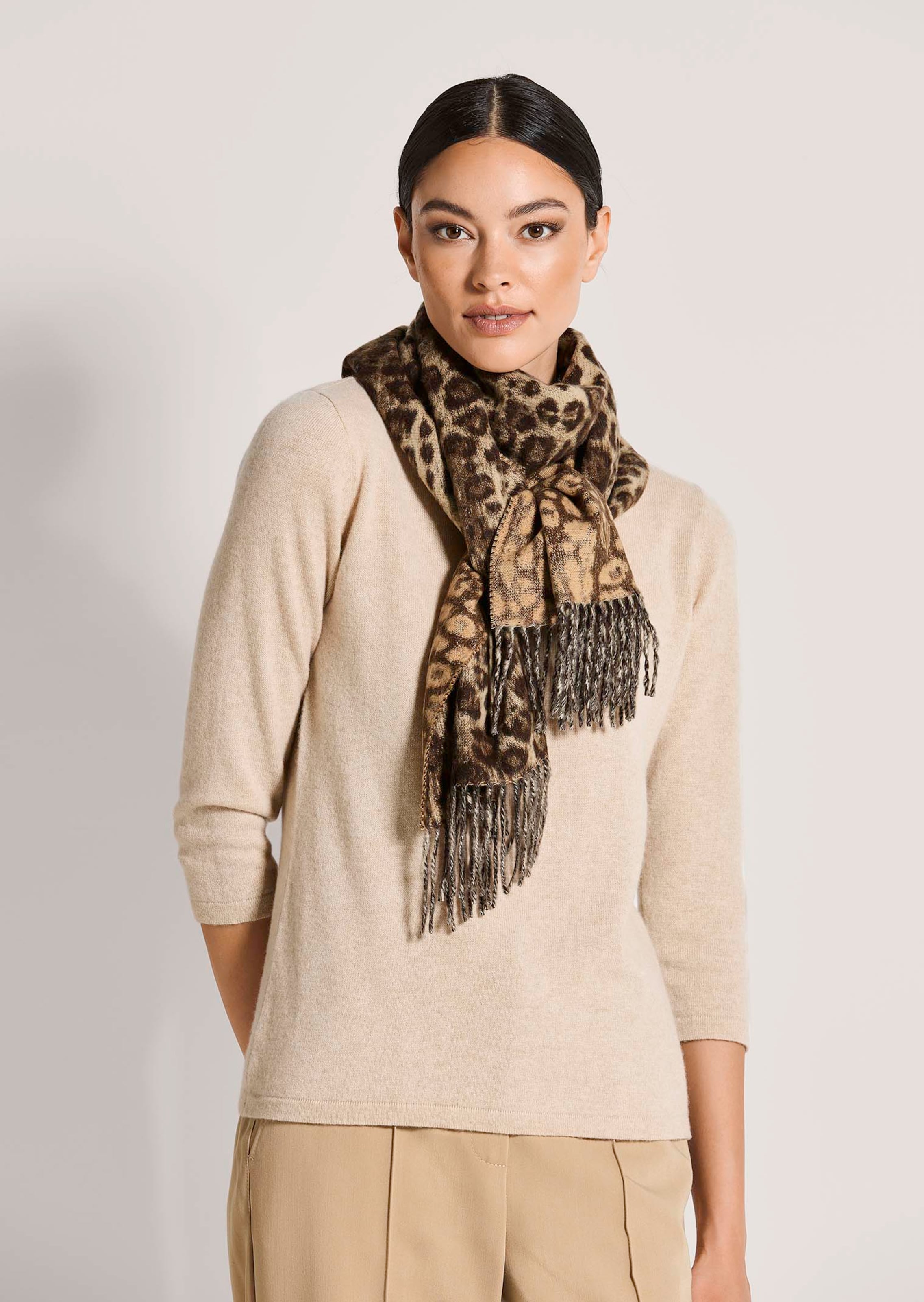 Soft leopard print scarf