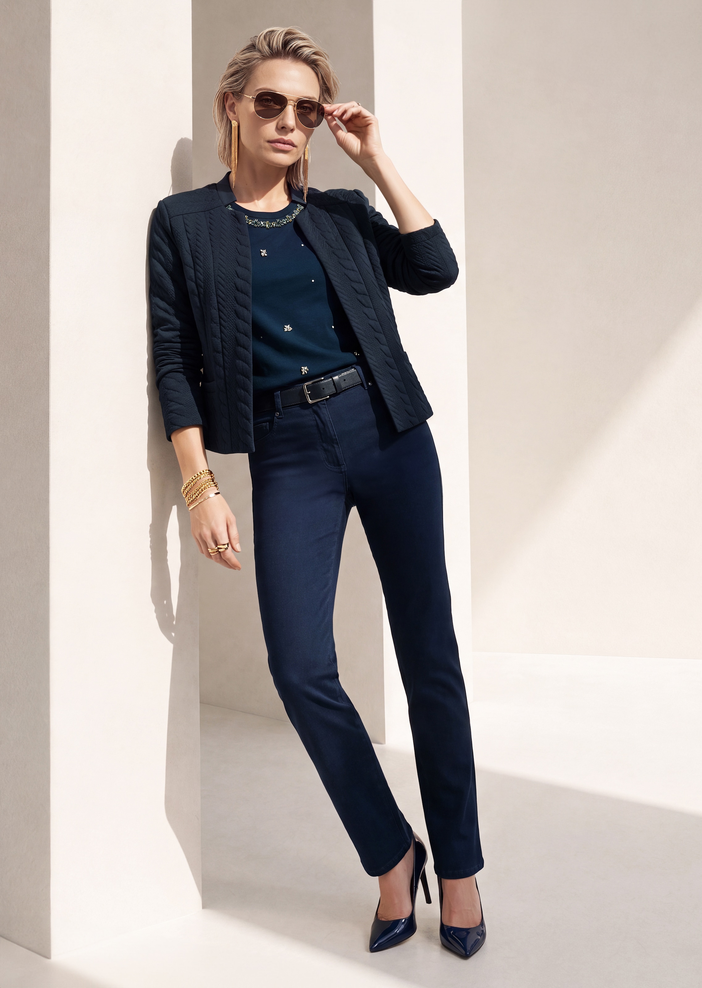 M-Jeans in gerader Form mit Logo-Stickerei