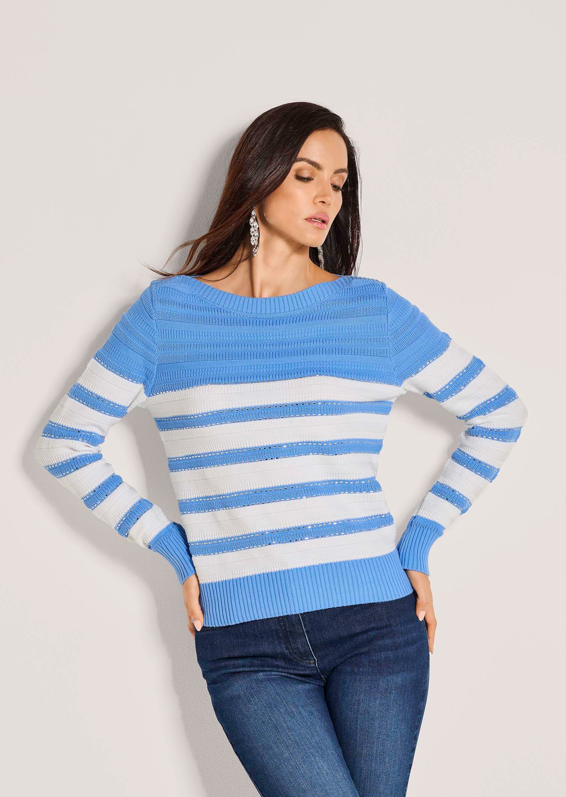 Gestreifter Pullover mit Pailletten