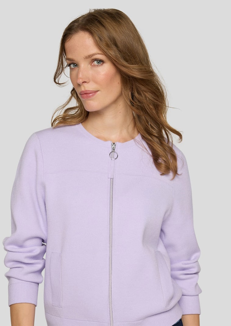 Legere Strickjacke mit Reissverschluss