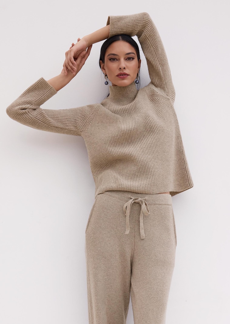 Tijdloze pullover met opstaande kraag