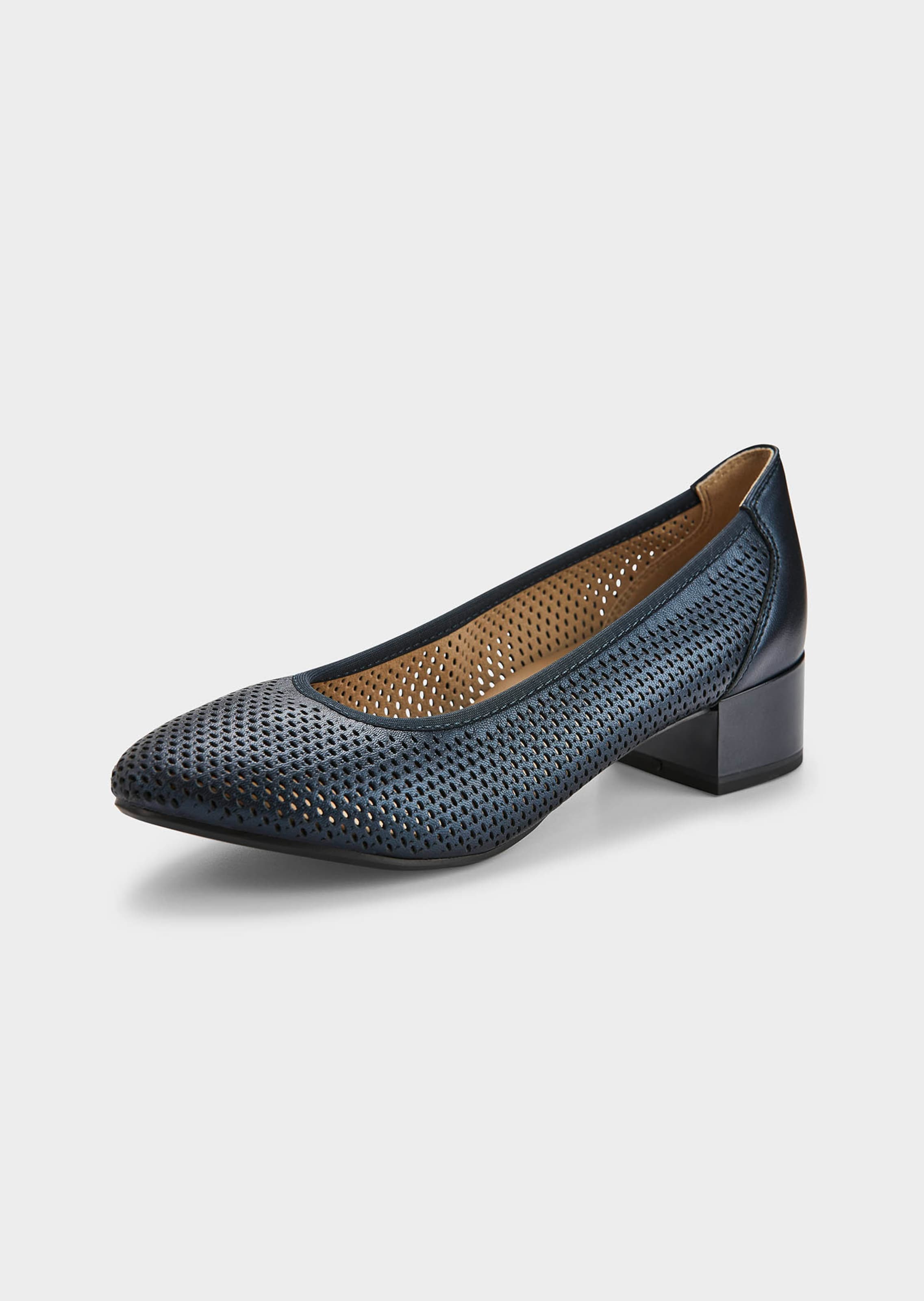 Pumps met modieuze perforatie