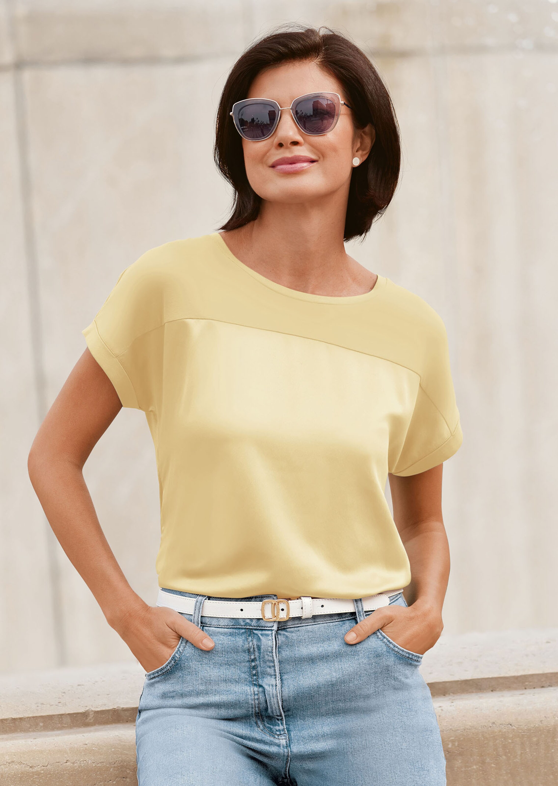 Satinshirt mit kurzen Ärmeln