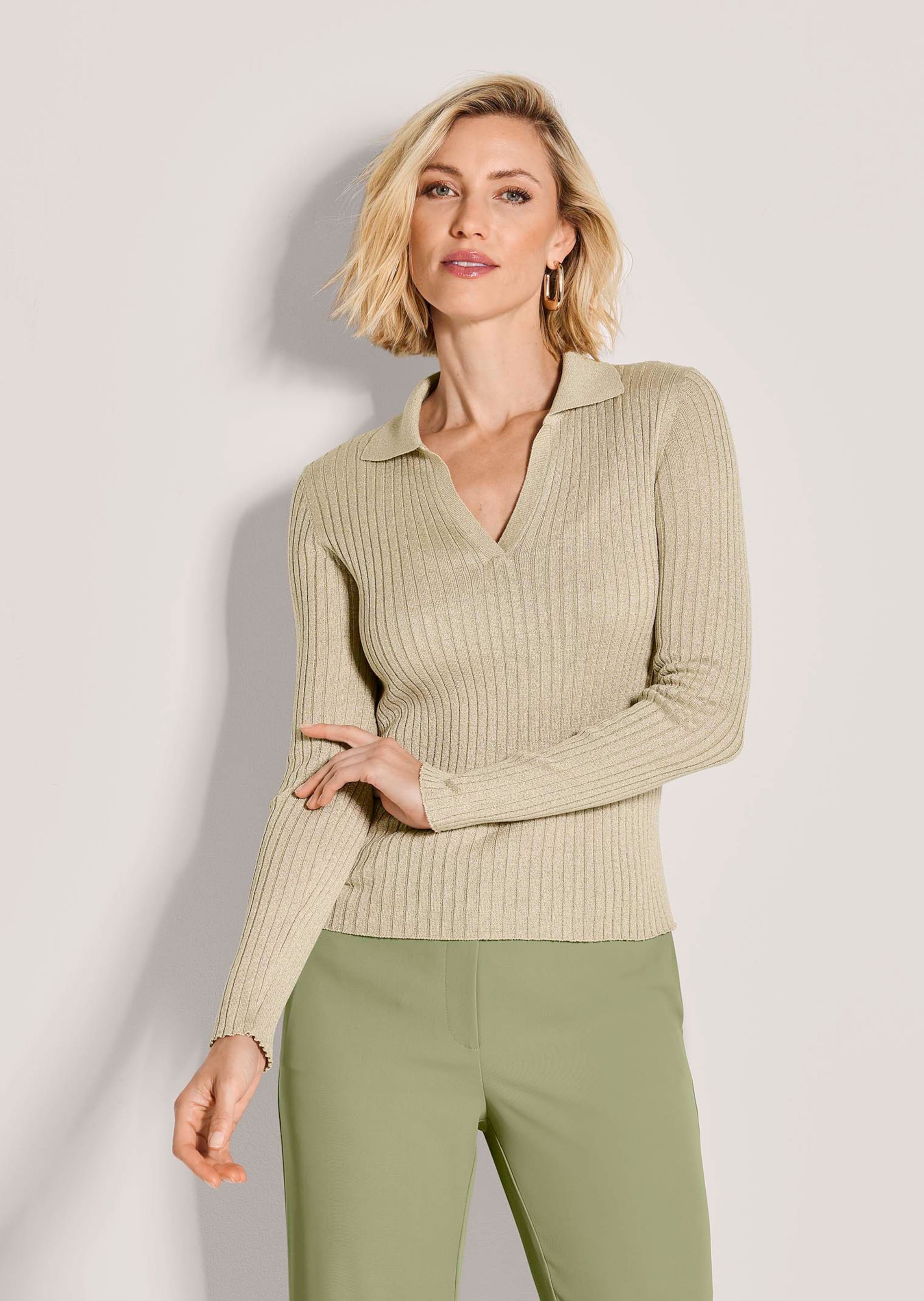 Rippstrick-Pullover mit Polokragen