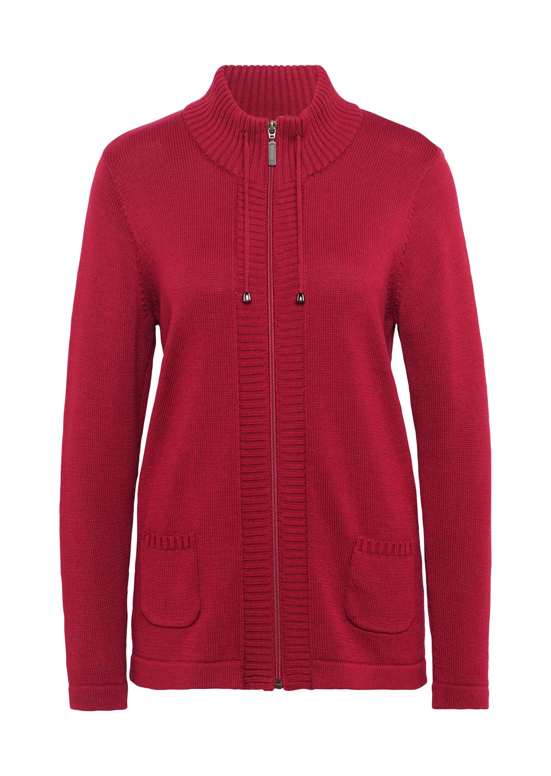Dit mooie tricot jasje is met veel oog voor detail afgewerkt en is naar hartenlust te combineren. De hoogwaardige katoenmix maakt de lichte allrounder aangenaam zacht op de huid.