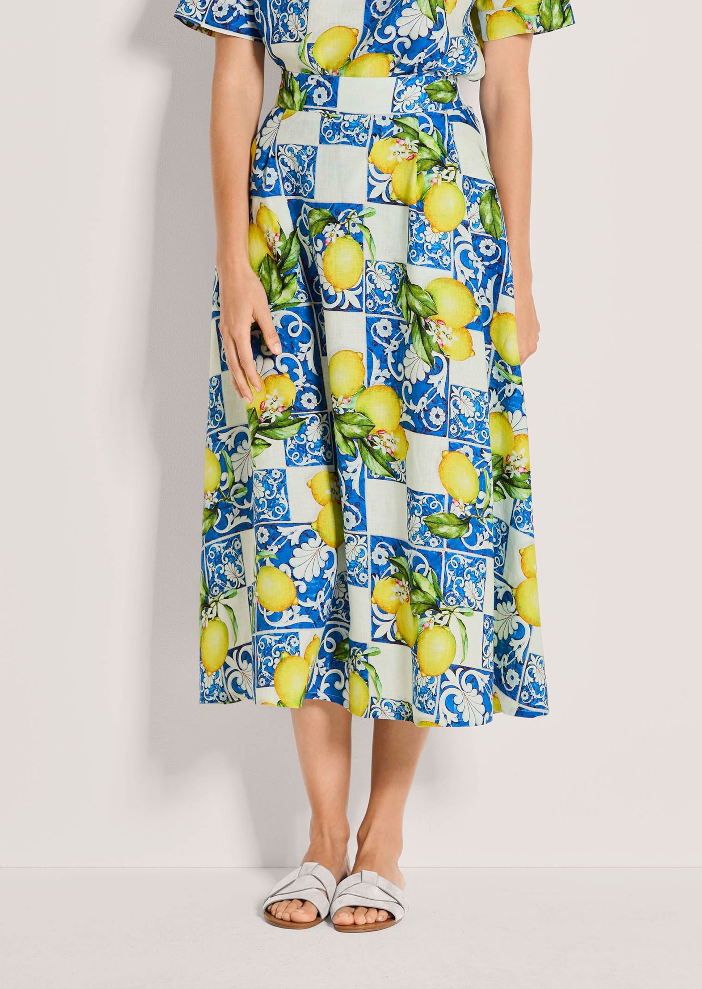 A-Linienrock mit mediterranem Zitronen-Print