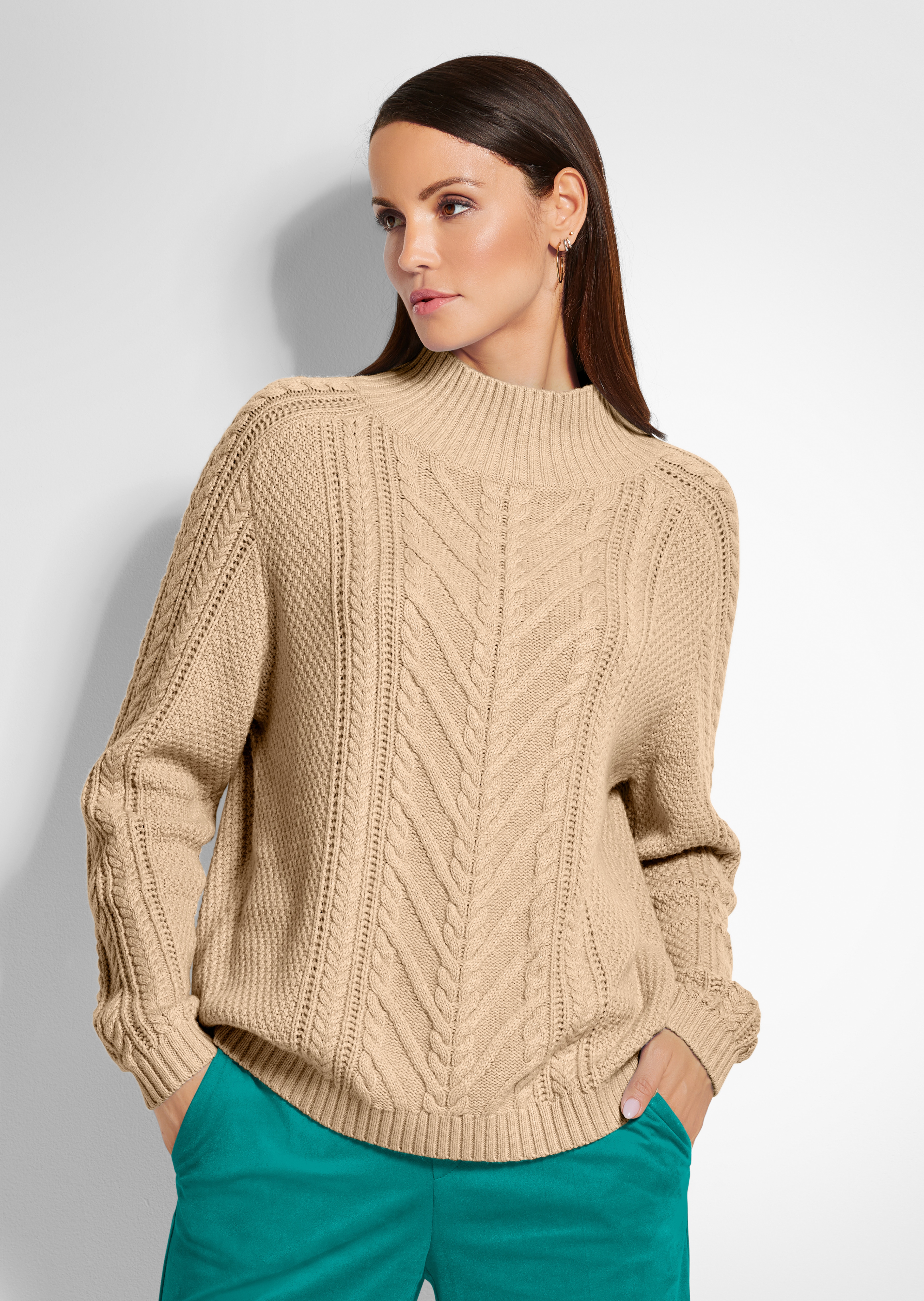 Stehkragen-Pullover mit Struktur