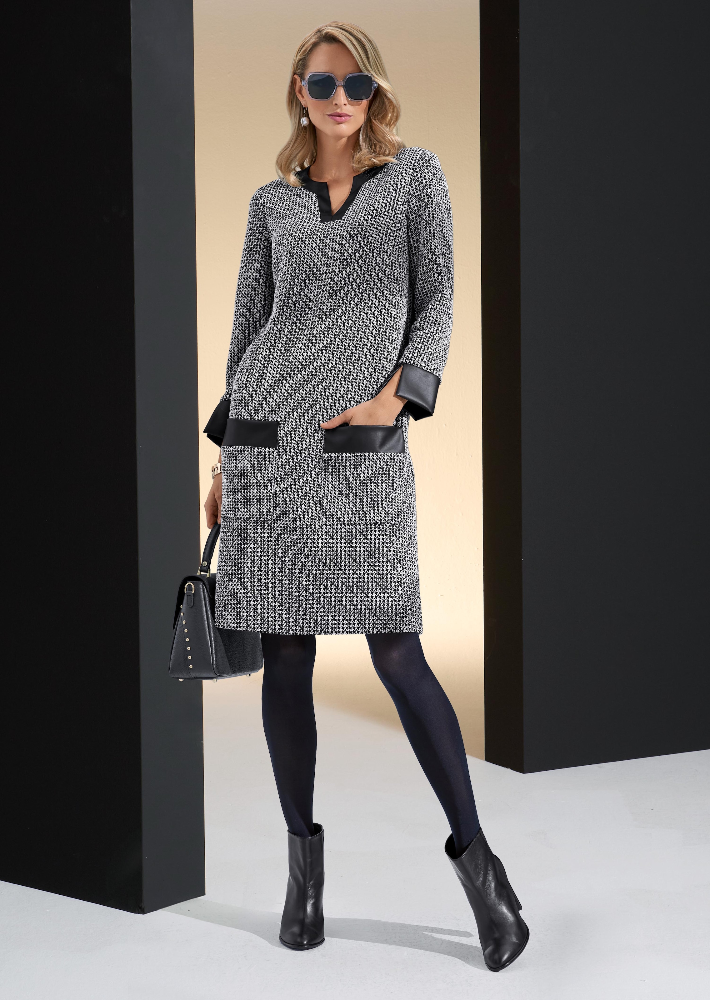 Kleid in H-Linie mit Kunstleder-Einsätzen