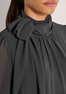 Chiffon blouse with stand-up collar and tie bow thumbnail 6
