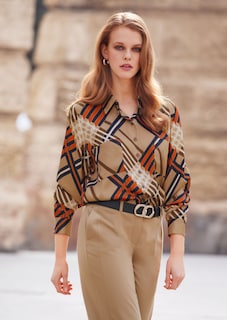 Bluse mit platziertem Druck  thumbnail 1