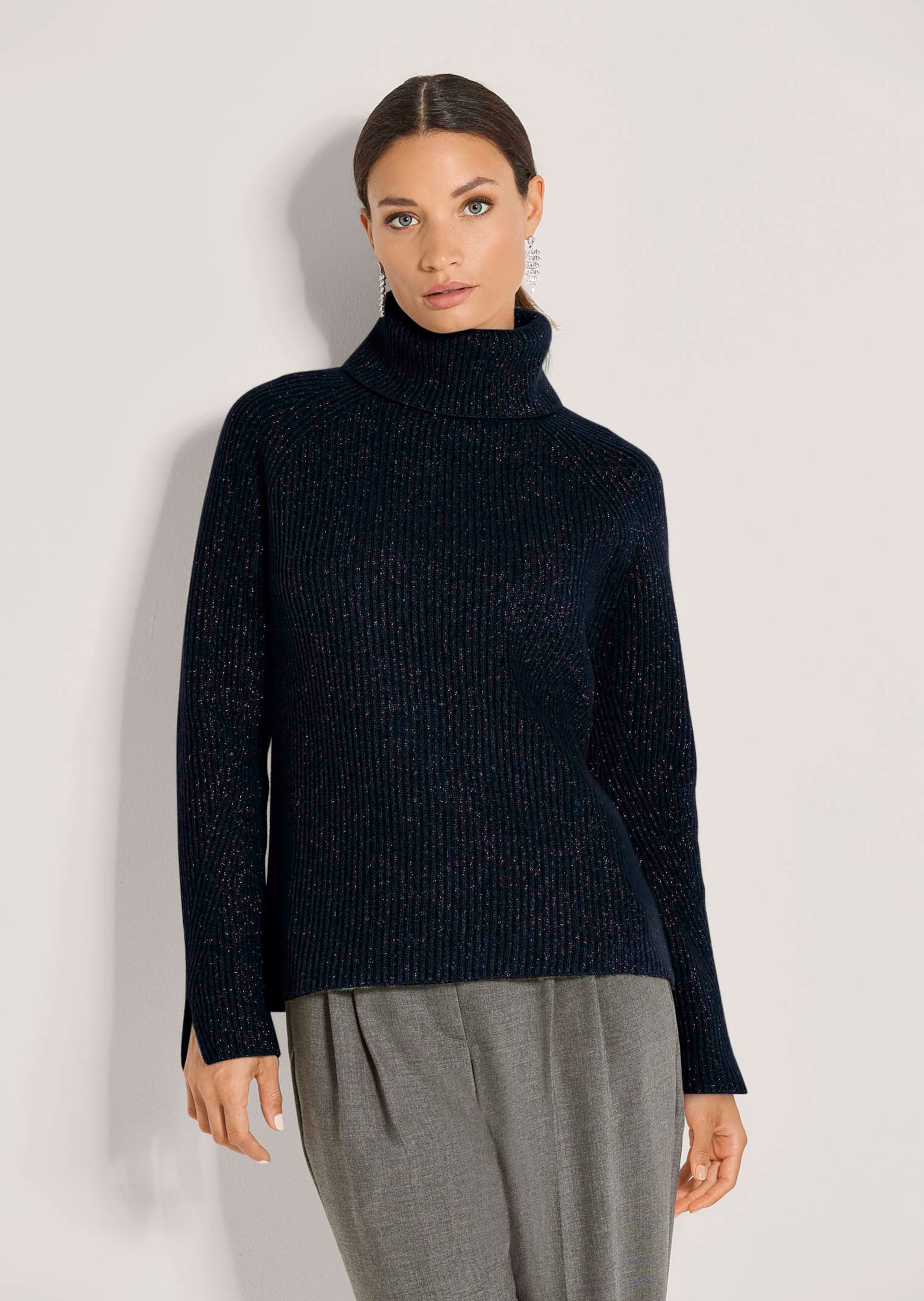 Schimmernder Rollkragen-Pullover mit Raglanärmeln