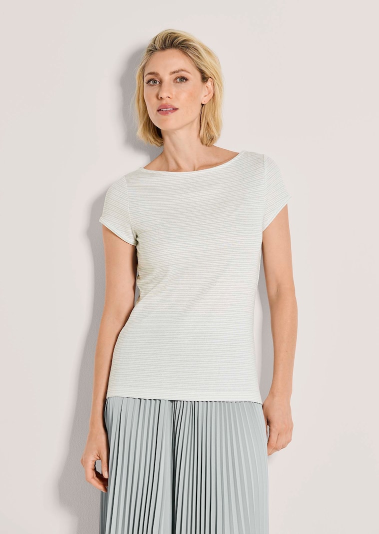 Top with glazed yarn