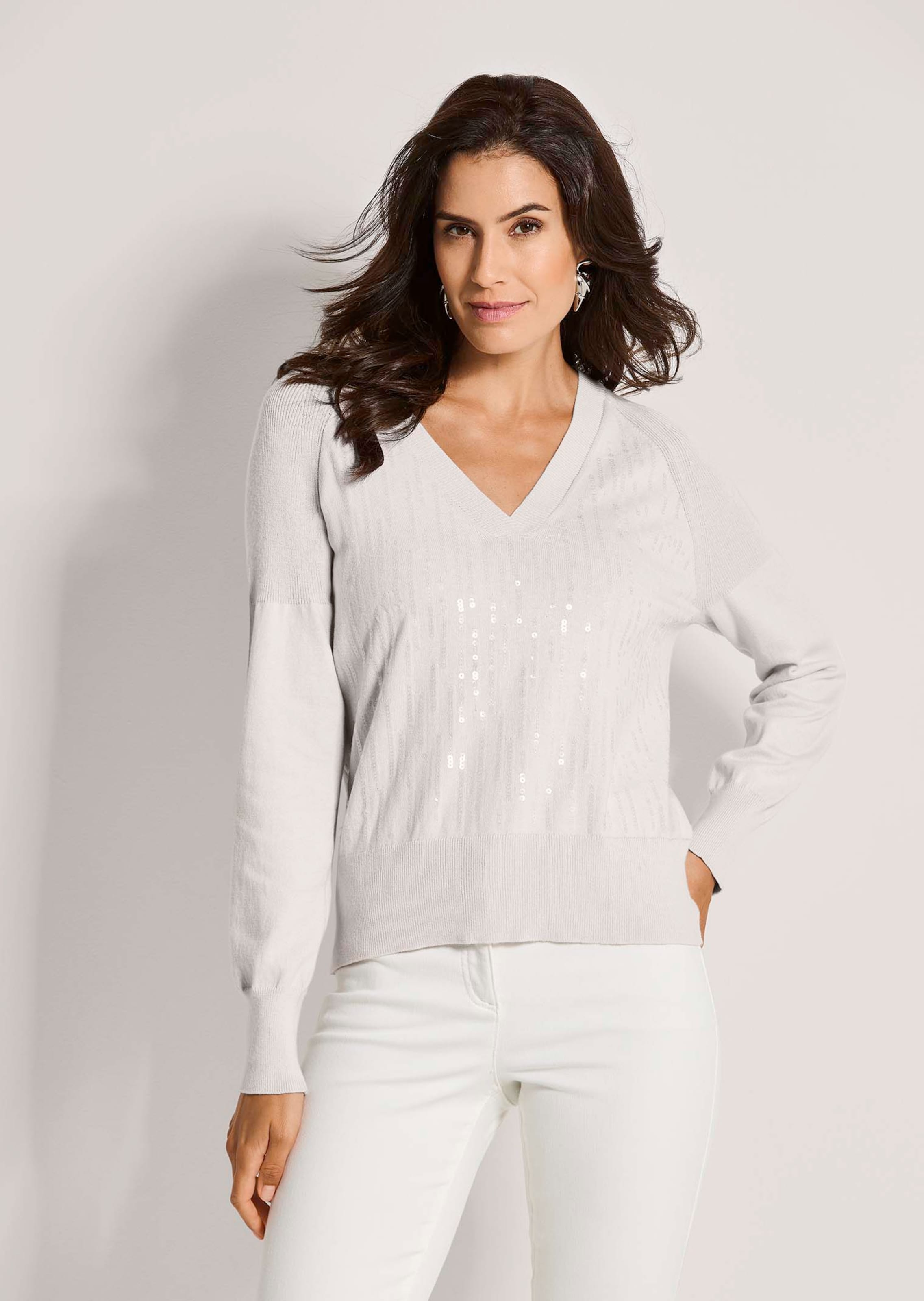 Fine knit jumper with cashmere and sequins