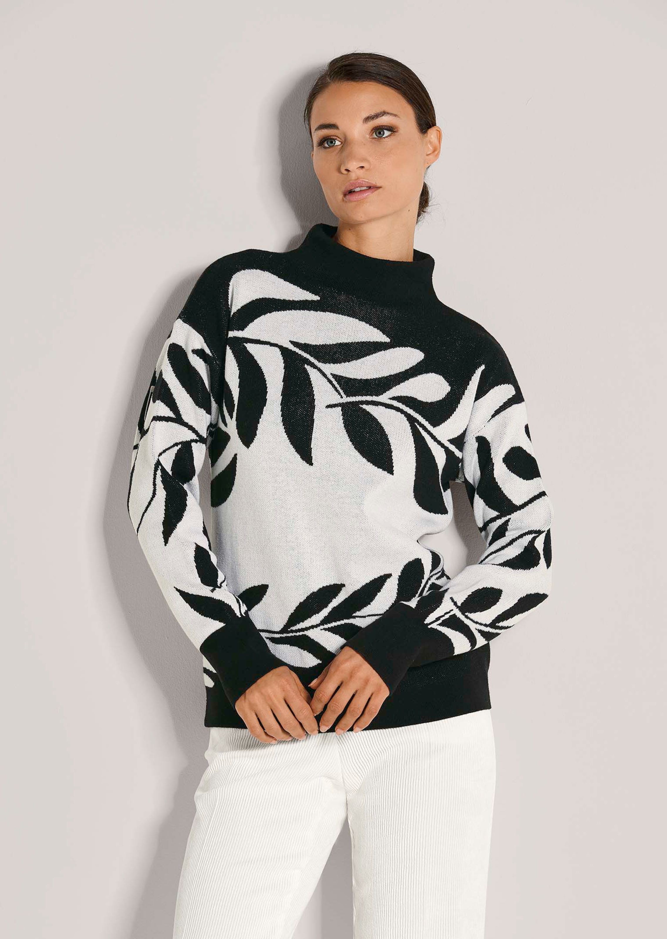 Jacquard-Pullover mit floralem Muster
