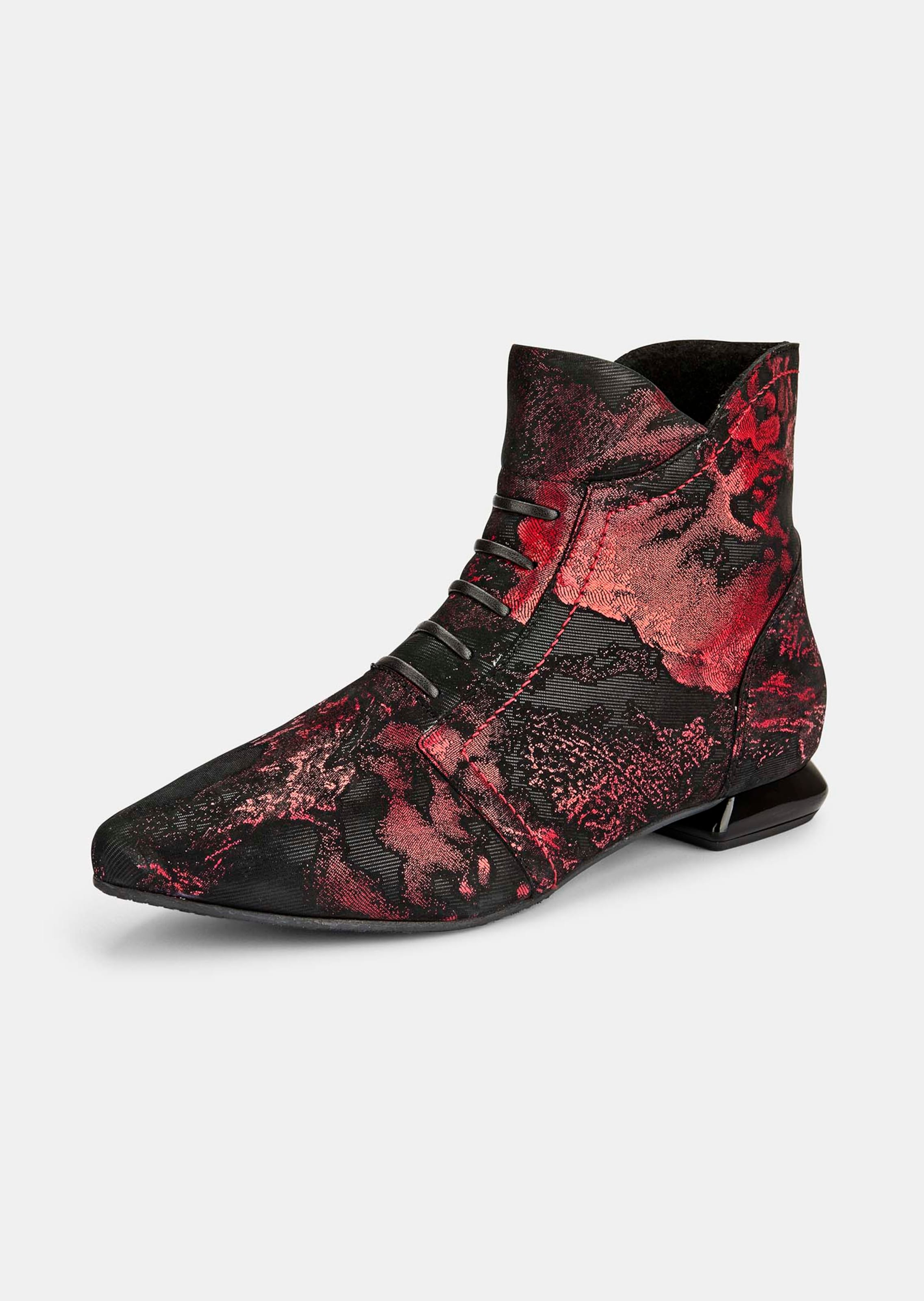 Stiefeletten mit Zierschnürung und spitzer Vorderkappe