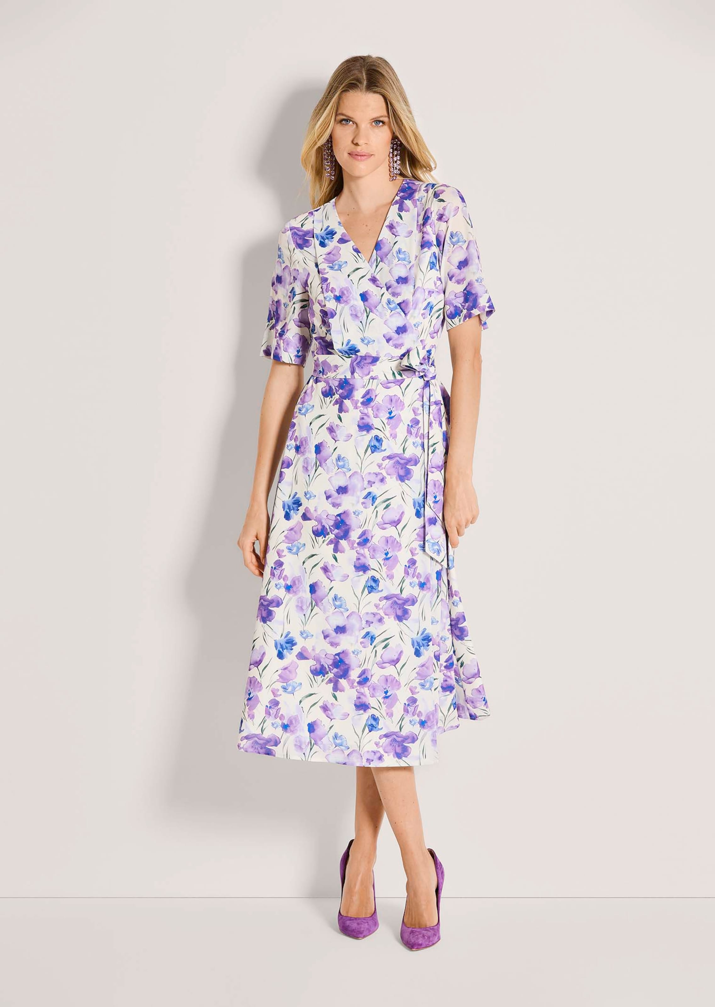 Wickelkleid in Midi-Länge mit Blumenprint