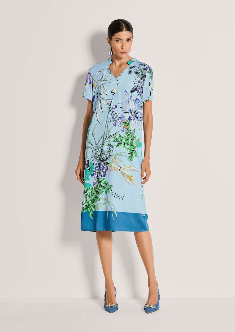 Kleid mit floralem Druck und kleinem Stehkragen