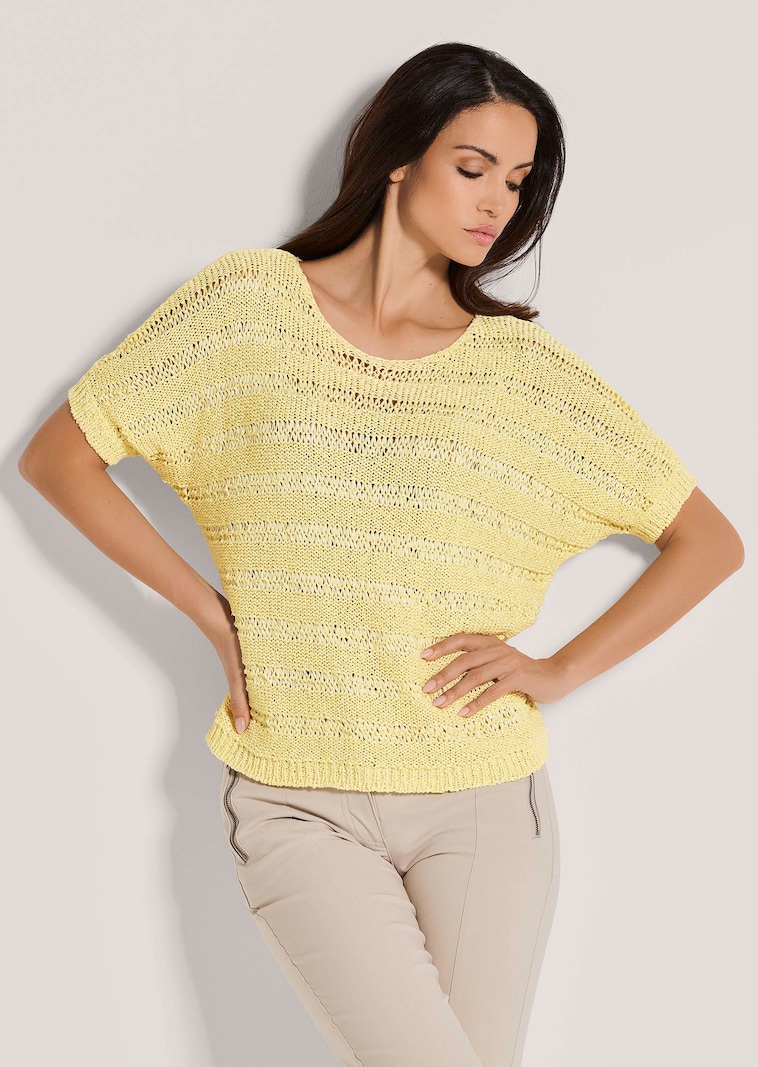 Ribbon-yarn jumper with sheen effect
