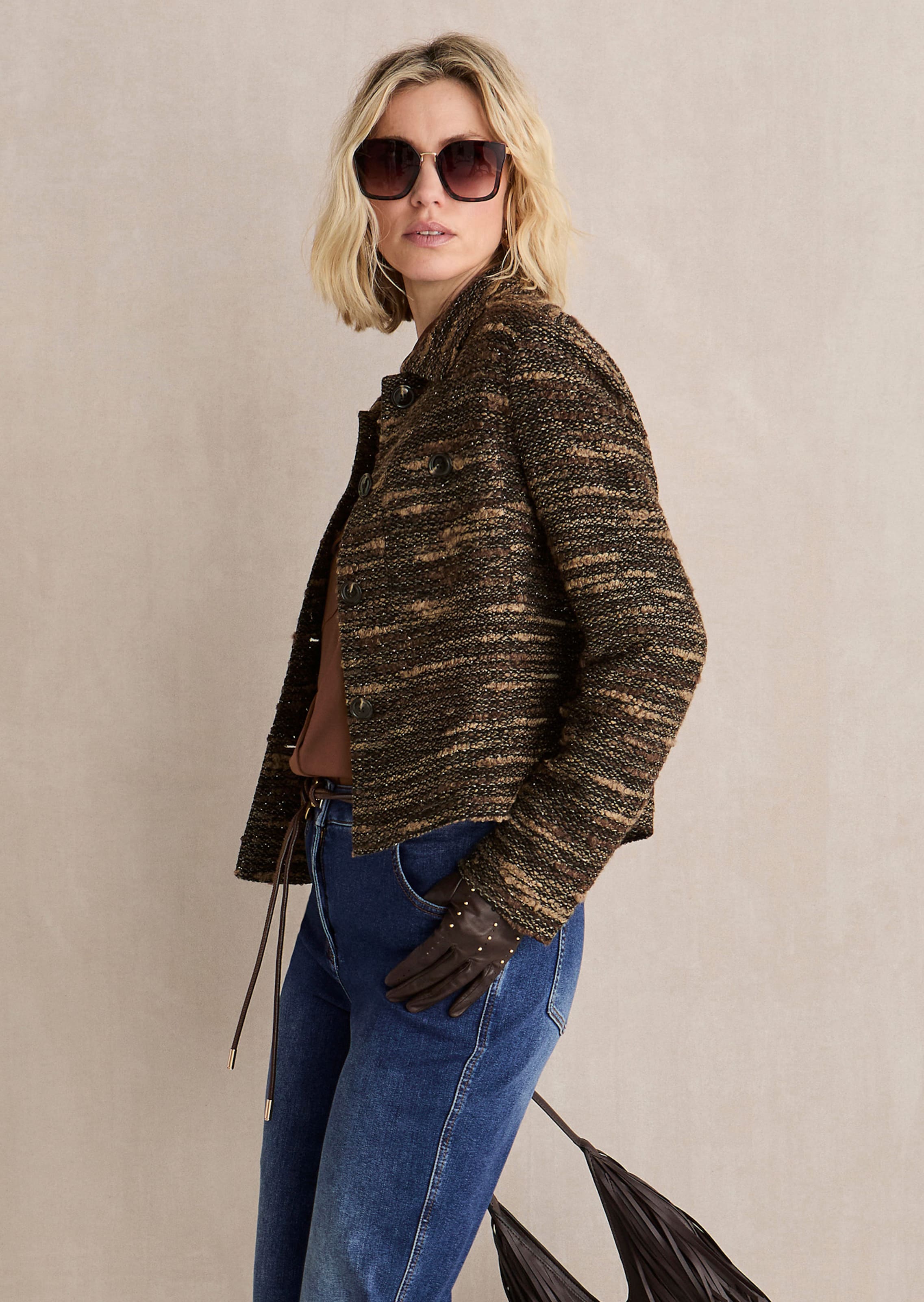 Boxy-cut tweed blazer